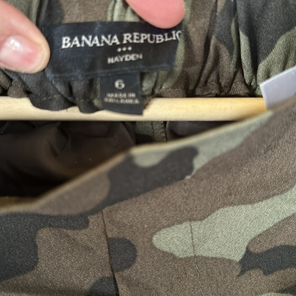 Banana Republic camo pants - Picture 3 of 4